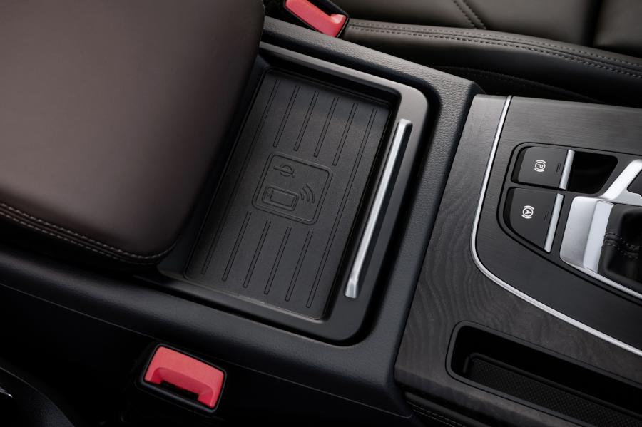 Детали интерьера Audi Q5 TDI Quattro 2016 года  (WW) (фото 69 из 90)